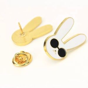 NEW brooch bunny rabbit pin